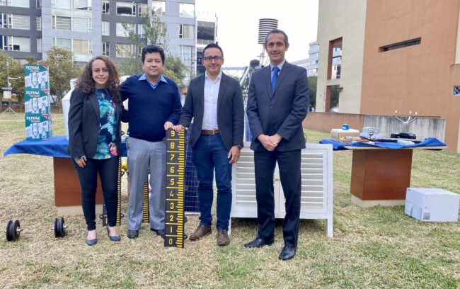 Entrega equipos a INAMHI